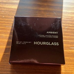 Hourglass ambient light powder